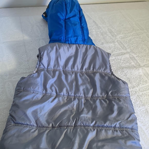 Child’s size 4T BATMAN vest - Picture 3 of 5